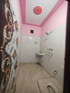 Bathroom Image of 1080 Sq.ft 3 BHK Independent House for rent in Sector 23 Faridabad for Rs. 15000