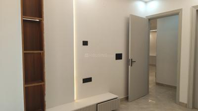 Bedroom Image of 2100 Sq.ft 4 BHK Builder Floor for sale in Kaushambi Ghaziabad for Rs. 26500000