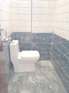 Common Bathroom Image of 1120 Sq.ft 2 BHK Apartment / Flat for rent in Ameerpet Hyderabad for Rs. 24650