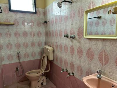 Bathroom Image of 700 Sq.ft 1 RK Independent House for rent in Perumbakkam Chennai for Rs. 10000