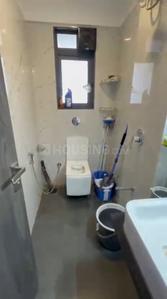 Bathroom Image of 700 Sq.ft 2 BHK Apartment / Flat for rent in DLH Leo Tower, Andheri West Mumbai for Rs. 125000