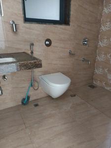 Common Bathroom Image of 1000 Sq.ft 2 BHK Apartment / Flat for sale in Amanora Gold Towers, Mundhwa Pune for Rs. 11000000
