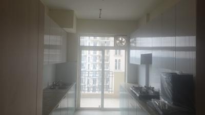 Kitchen Image of 1940 Sq.ft 3 BHK Apartment / Flat for rent in DLF Express Greens, Manesar Gurgaon for Rs. 26000