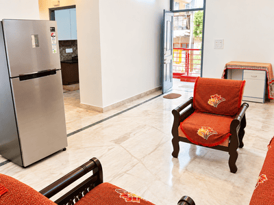 Living Room Image of 1350 Sq.ft 2 BHK Apartment / Flat for rent in Shalimar Apartments, Masjid Moth Village New Delhi for Rs. 40000