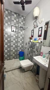 Bathroom Image of 900 Sq.ft 2 BHK Apartment / Flat for sale in Karol Bagh New Delhi for Rs. 11000000