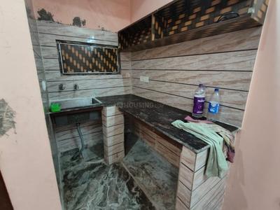 Kitchen Image of 550 Sq.ft 2 BHK Builder Floor for rent in Mayur Vihar Phase 1 New Delhi for Rs. 16000