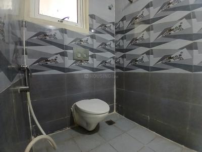 Bathroom Image of 1400 Sq.ft 3 BHK Apartment / Flat for rent in Koyambedu Chennai for Rs. 55000