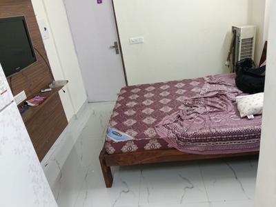 Bedroom Image of 250 Sq.ft 1 RK Apartment / Flat for rent in Emaar Emerald Floors Premier, Sector 65 Gurgaon for Rs. 12500