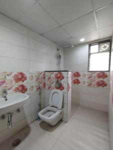 Bathroom Image of 2722 Sq.ft 3 BHK Apartment / Flat for sale in Rajarajeshware Parasmani Regency, Jayanagar Bengaluru for Rs. 52500000