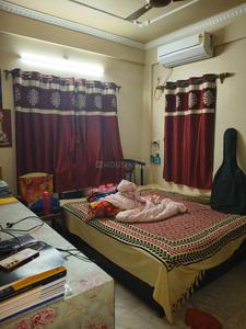 Gallery Cover Image of 800 Sq.ft 2 BHK Apartment / Flat for rent in Paschim Putiary for Rs. 15000