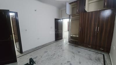 Bedroom Image of 1800 Sq.ft 2 BHK Builder Floor for rent in Anand Vihar New Delhi for Rs. 45000