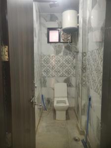 Bathroom Image of 450 Sq.ft 1 BHK Builder Floor for rent in Shalimar Bagh New Delhi for Rs. 16500