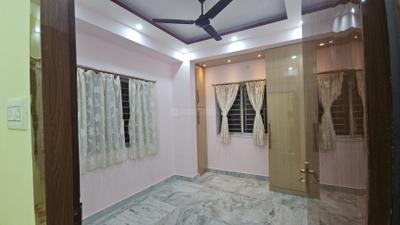 Bedroom Image of 650 Sq.ft 2 BHK Farm House for rent in Ultadanga Kolkata for Rs. 17000