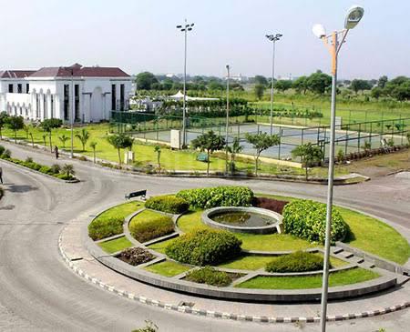 Aarone County Walk Villa Kent Main Image 1