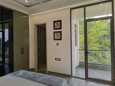 Bedroom Image of 1450 Sq.ft 3 BHK Builder Floor for sale in Kaushambi Ghaziabad for Rs. 17000000