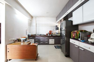 Kitchen Image of 1755 Sq.ft 3.5 BHK Apartment / Flat for sale in Naranpura Ahmedabad for Rs. 8500000