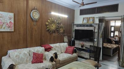 Living Room Image of 900 Sq.ft 2 BHK Apartment / Flat for sale in Karol Bagh New Delhi for Rs. 11000000