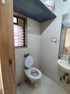 Bathroom Image of 1400 Sq.ft 3 BHK Apartment / Flat for sale in Sion Mumbai for Rs. 28500000