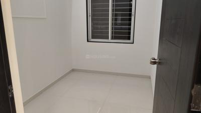 Bedroom Image of 750 Sq.ft 1.5 BHK Apartment / Flat for rent in Samrat Sarthak, Katraj Pune for Rs. 20000