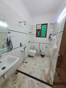 Bathroom Image of 1660 Sq.ft 3 BHK Builder Floor for sale in Model Town New Delhi for Rs. 25000000
