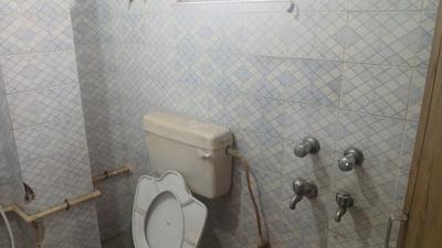 Bathroom Image of 480 Sq.ft 1 BHK Apartment / Flat for rent in Keshtopur Kolkata for Rs. 7123