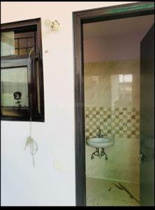 Bathroom Image of 1290 Sq.ft 2 BHK Independent House for rent in Eachachhar Greater Noida for Rs. 20000
