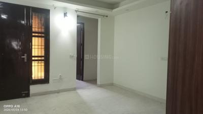 Bedroom Image of 2925 Sq.ft 4 BHK Builder Floor for rent in Janakpuri New Delhi for Rs. 75000