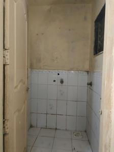 Common Bathroom Two Image of 350 Sq.ft 1 BHK Apartment / Flat for rent in Kandivali West Mumbai for Rs. 25200