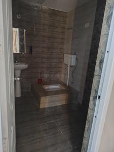 Bathroom Image of 1000 Sq.ft 1.5 BHK Independent House for rent in Mayfair Villas, Anora Kala Lucknow for Rs. 18000