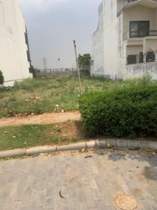 Image of 300 Sq.ft Residential Plot / Land for sale in Sector 41, Gurgaon for Rs. 120000000