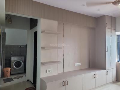 Bathroom Image of 300 Sq.ft 1 RK Apartment / Flat for rent in Lower Parel Mumbai for Rs. 40000