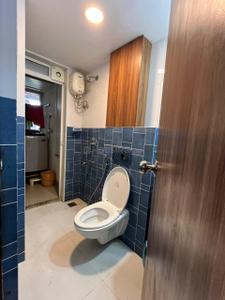 Bathroom Image of 585 Sq.ft 2 BHK Apartment / Flat for rent in Lodha Amara, Kolshet Thane for Rs. 40000