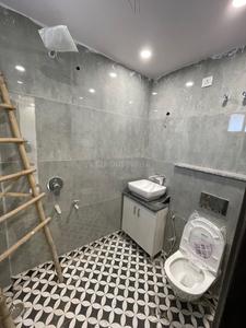 Bathroom Image of 720 Sq.ft 2 BHK Builder Floor for rent in Shalimar Bagh New Delhi for Rs. 32000