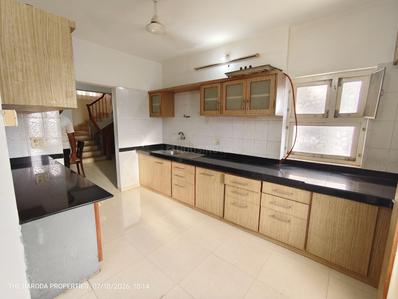 Kitchen Image of 2000 Sq.ft 3 BHK Apartment / Flat for rent in Gotri Vadodara for Rs. 35000