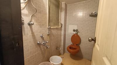 Bathroom Image of 960 Sq.ft 2 BHK Apartment / Flat for rent in Atul Blue Empress, Kandivali West Mumbai for Rs. 47000