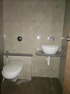 Common Bathroom Image of 600 Sq.ft 1 BHK Independent House for rent in Kharadi Pune for Rs. 18000