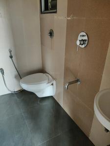 Common Bathroom Image of 600 Sq.ft 1 BHK Apartment / Flat for rent in Bhandup West Mumbai for Rs. 27000