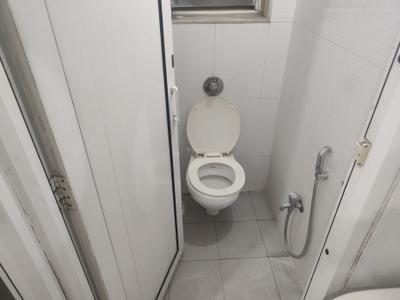 Bathroom Image of 571 Sq.ft 1 BHK Apartment / Flat for rent in Amanora Park Town, Hadapsar Pune for Rs. 29000