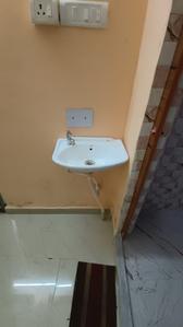 Bathroom Image of 300 Sq.ft 1 RK Apartment / Flat for rent in Kasba Kolkata for Rs. 7000