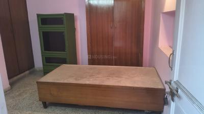 Bedroom Image of 1300 Sq.ft 2 BHK Builder Floor for rent in Hauz Khas New Delhi for Rs. 40000