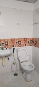 Bathroom Image of 965 Sq.ft 2 BHK Apartment / Flat for sale in Ashapur, Pindra Varanasi for Rs. 6200000