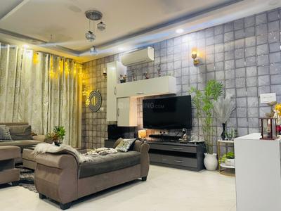 Hall Image of 2240 Sq.ft 3 BHK Apartment / Flat for rent in Parsvnath Planet, Gomti Nagar Lucknow for Rs. 70000