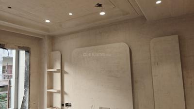 Bedroom Image of 2340 Sq.ft 4 BHK Builder Floor for sale in Model Town New Delhi for Rs. 42500000
