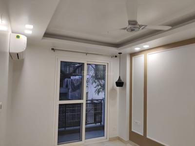 Bedroom Image of 1440 Sq.ft 3 BHK Builder Floor for rent in Chittaranjan Park New Delhi for Rs. 85000