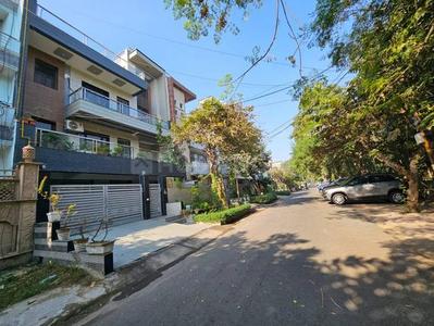 Image of 1744 Sq.ft 5 BHK Independent House for sale in Sector 52, Noida for Rs. 60000000