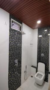 Bathroom Image of 2500 Sq.ft 2 BHK Builder Floor for rent in Narendra Nagar Extension Nagpur for Rs. 20000