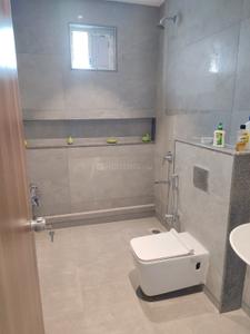 Bathroom Image of 4500 Sq.ft 4 BHK Independent House for rent in Banjara Hills Hyderabad for Rs. 280000