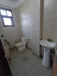 Bathroom Image of 180 Sq.ft 1 RK Builder Floor for rent in Sarvdharm RWA, Mukherjee Nagar New Delhi for Rs. 6500