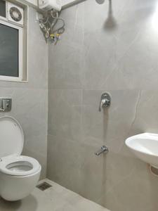 Common Bathroom Image of 600 Sq.ft 2 BHK Apartment / Flat for rent in Swastik Platinum, Vikhroli East Mumbai for Rs. 53000