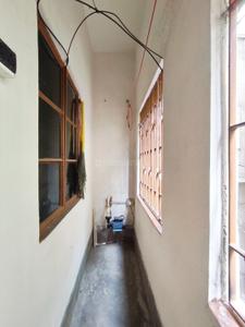 Balcony Image of 450 Sq.ft 1 BHK Builder Floor for rent in Keshtopur Kolkata for Rs. 6500